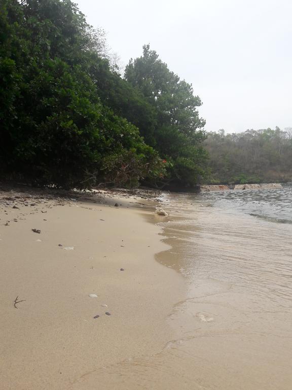 Sand Bar Beach Resort Nasugbu Buitenkant foto